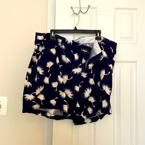Old Navy navy blue printed shorts size 20